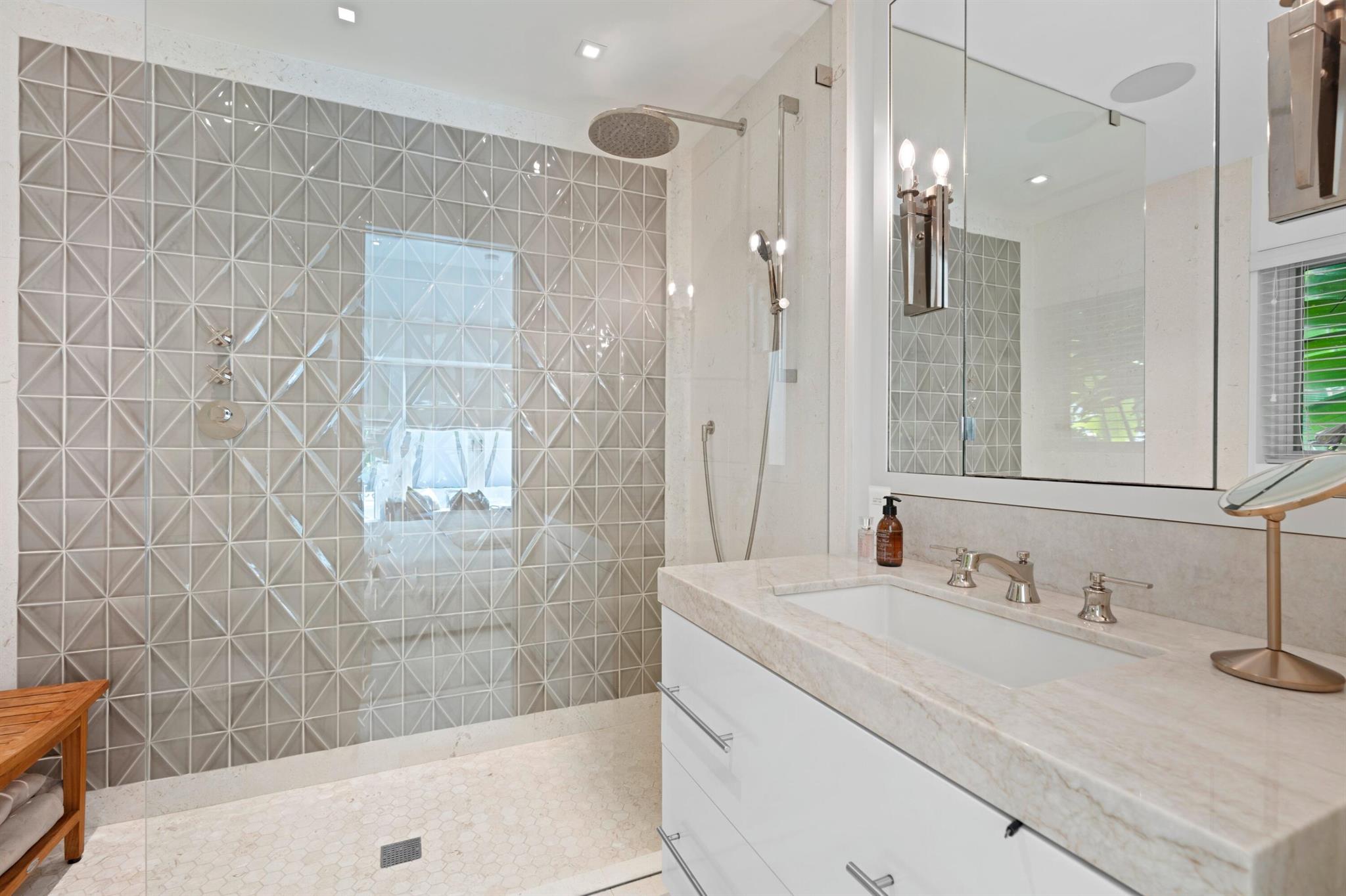 ROYAL PARK - Residential Lease