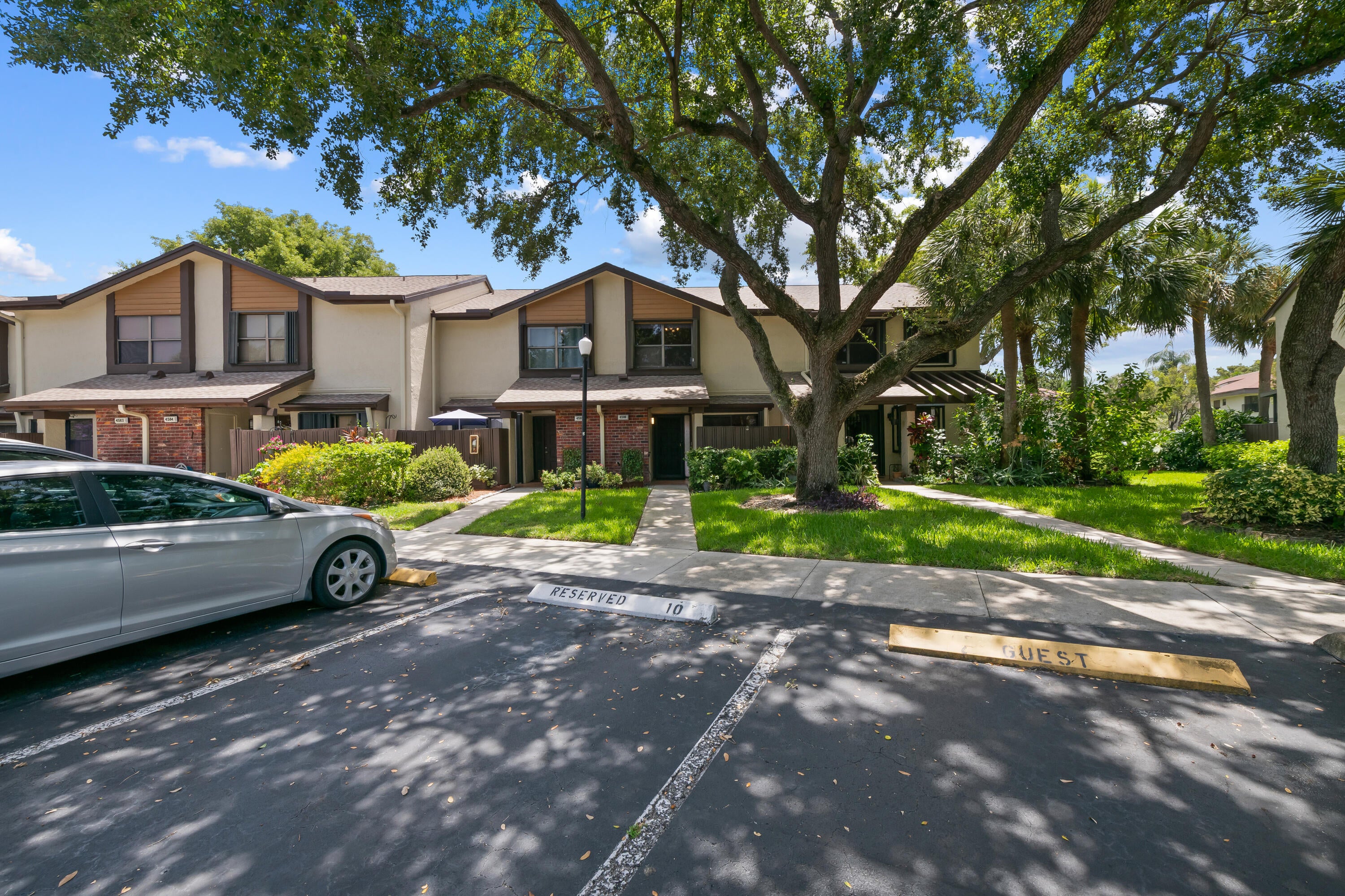 4586 Carambola Circle S