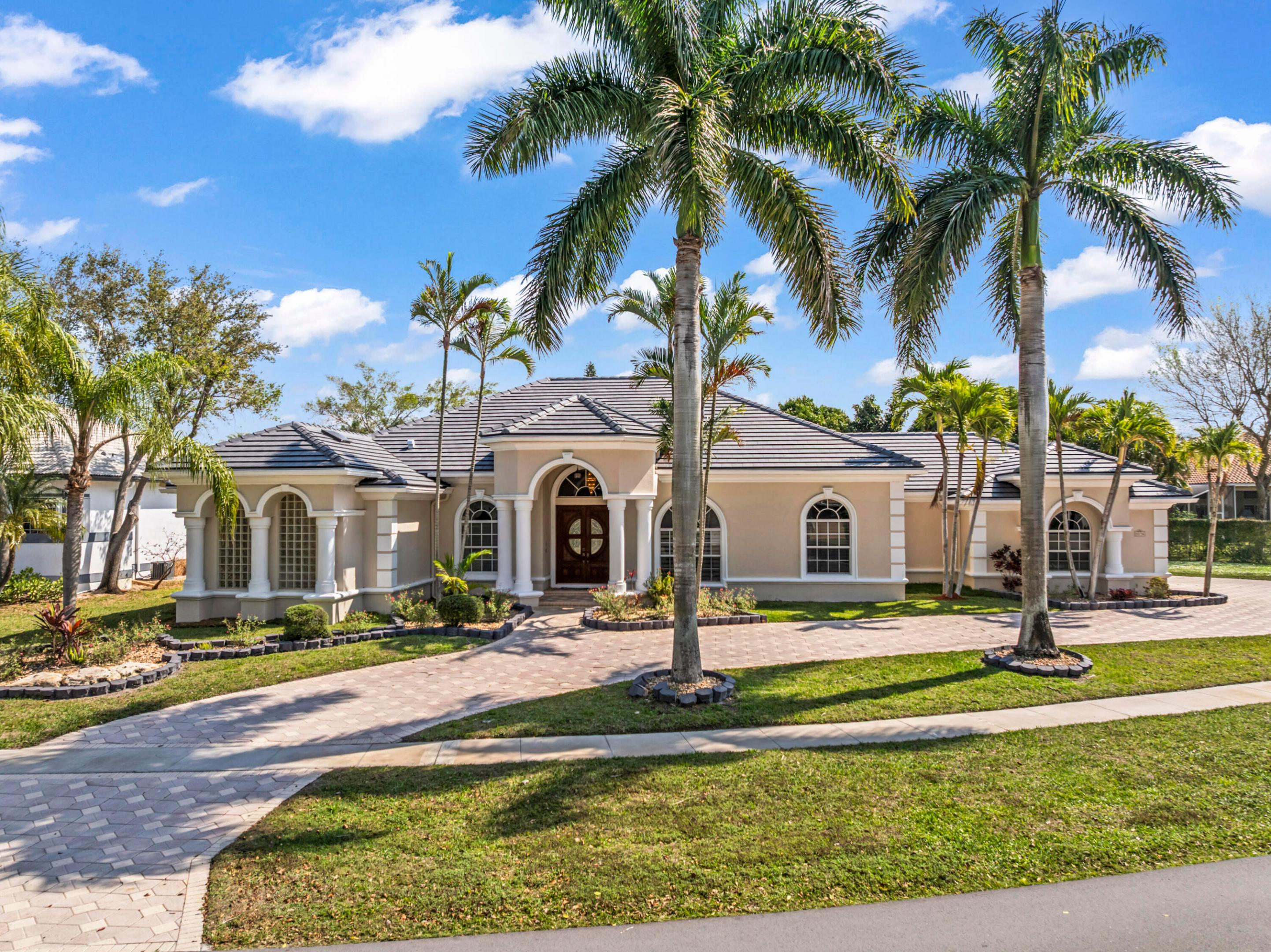 2296 Greenview Cove Drive