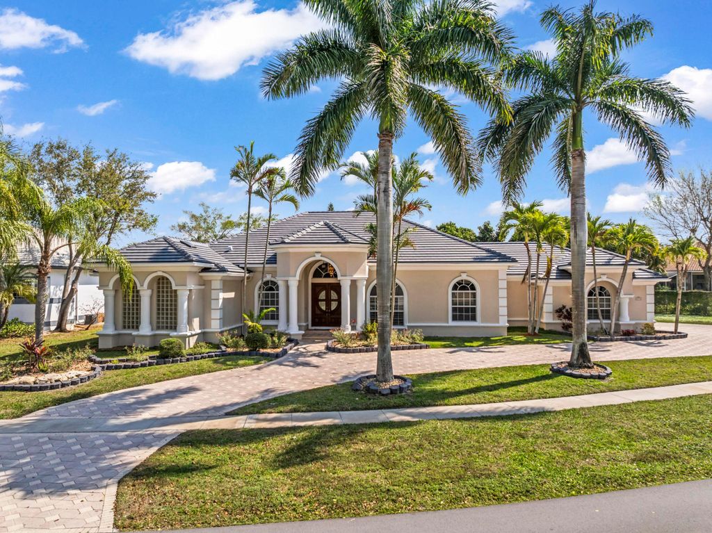 Photo of 2296 Greenview Cove Drive, Wellington, FL 33414 (MLS # B26001211)