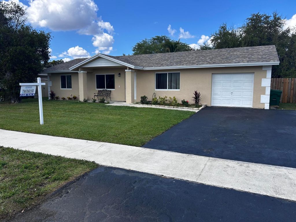 Photo of 12541 SW 10th Court, Davie, FL 33325 (MLS # B26019211)