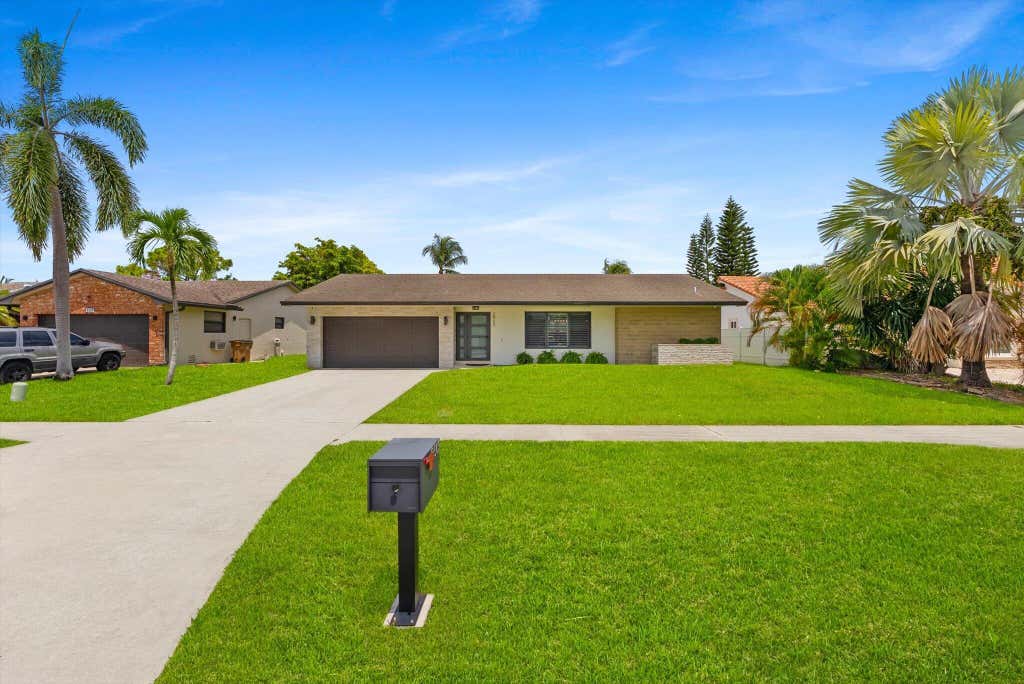 Photo of 2569 SW 14th Court, Deerfield Beach, FL 33442 (MLS # B26058310)