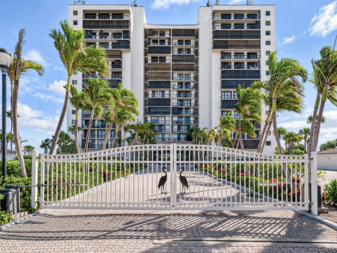 Tiny photo for 3100 N HIGHWAY A1A #804, Fort Pierce, FL 34949 (MLS # B26090770)