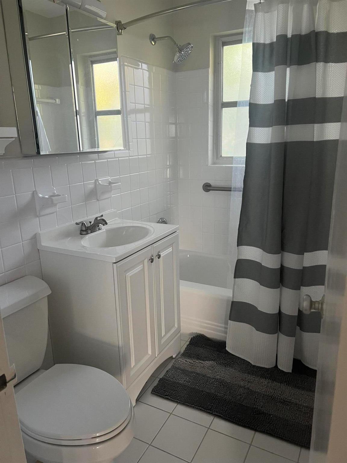 BALMORAL CONDO - Residential Lease