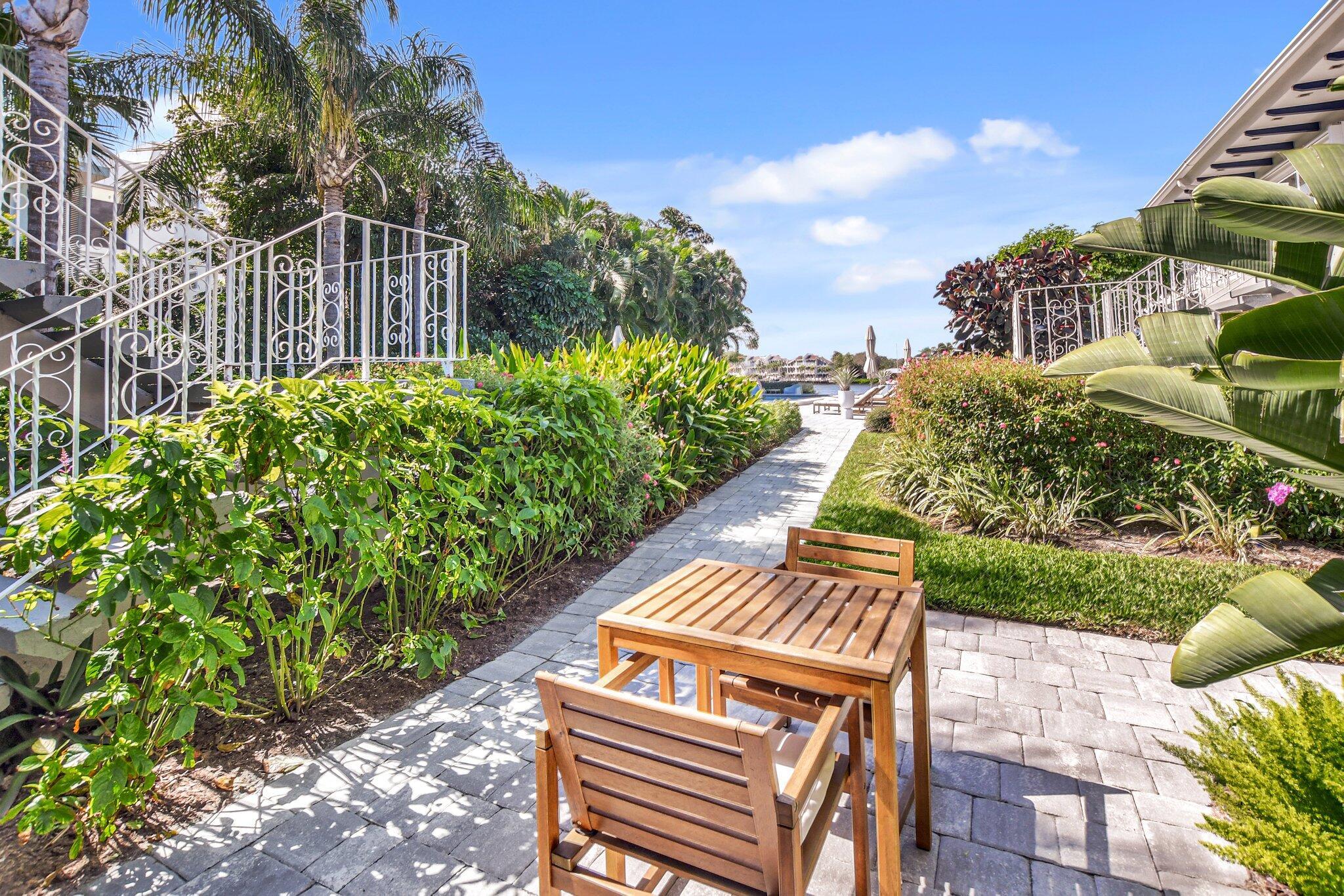 BALMORAL CONDO - Residential Lease