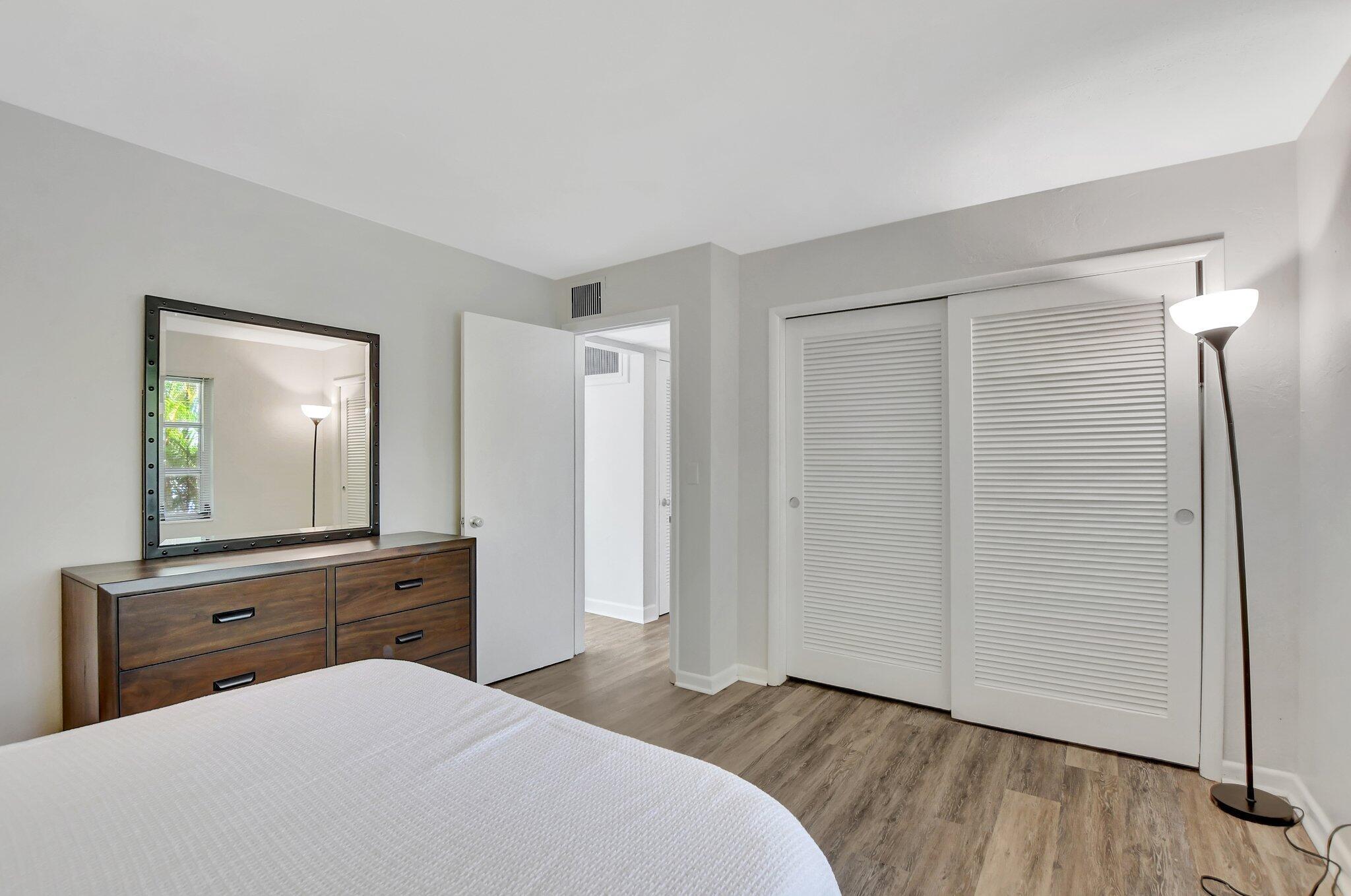 BALMORAL CONDO - Residential Lease