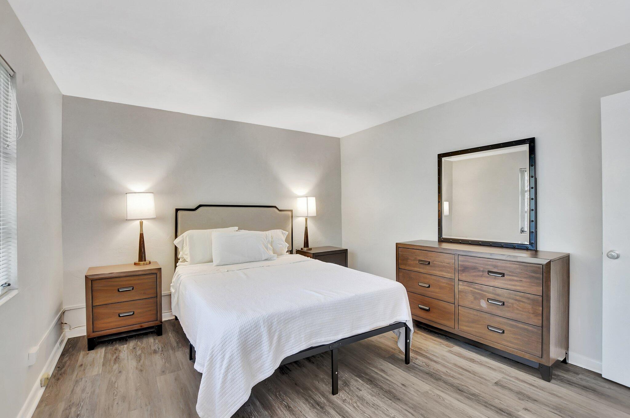 BALMORAL CONDO - Residential Lease