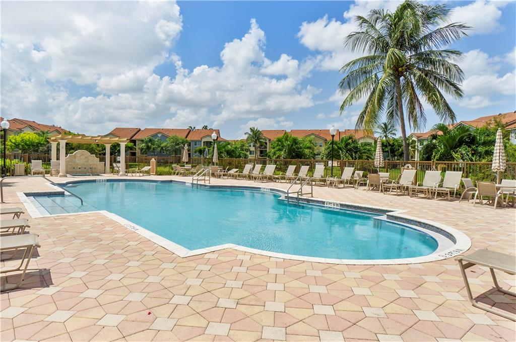 Photo of 224 Villa Cir #224, Boynton Beach, FL 33435 (MLS # F10300367)