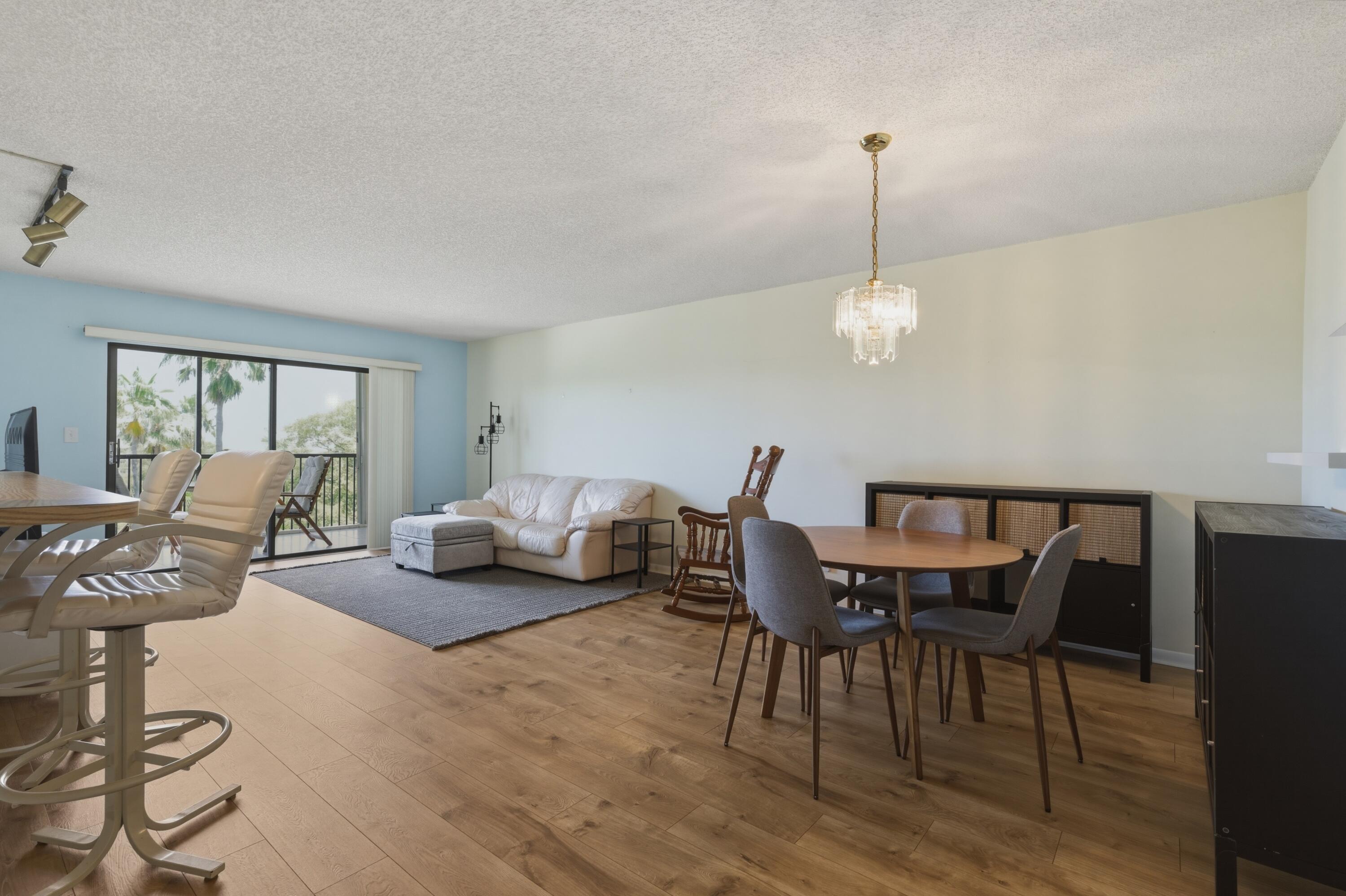CYPRESS BEND CONDOMINIUM III - Residential
