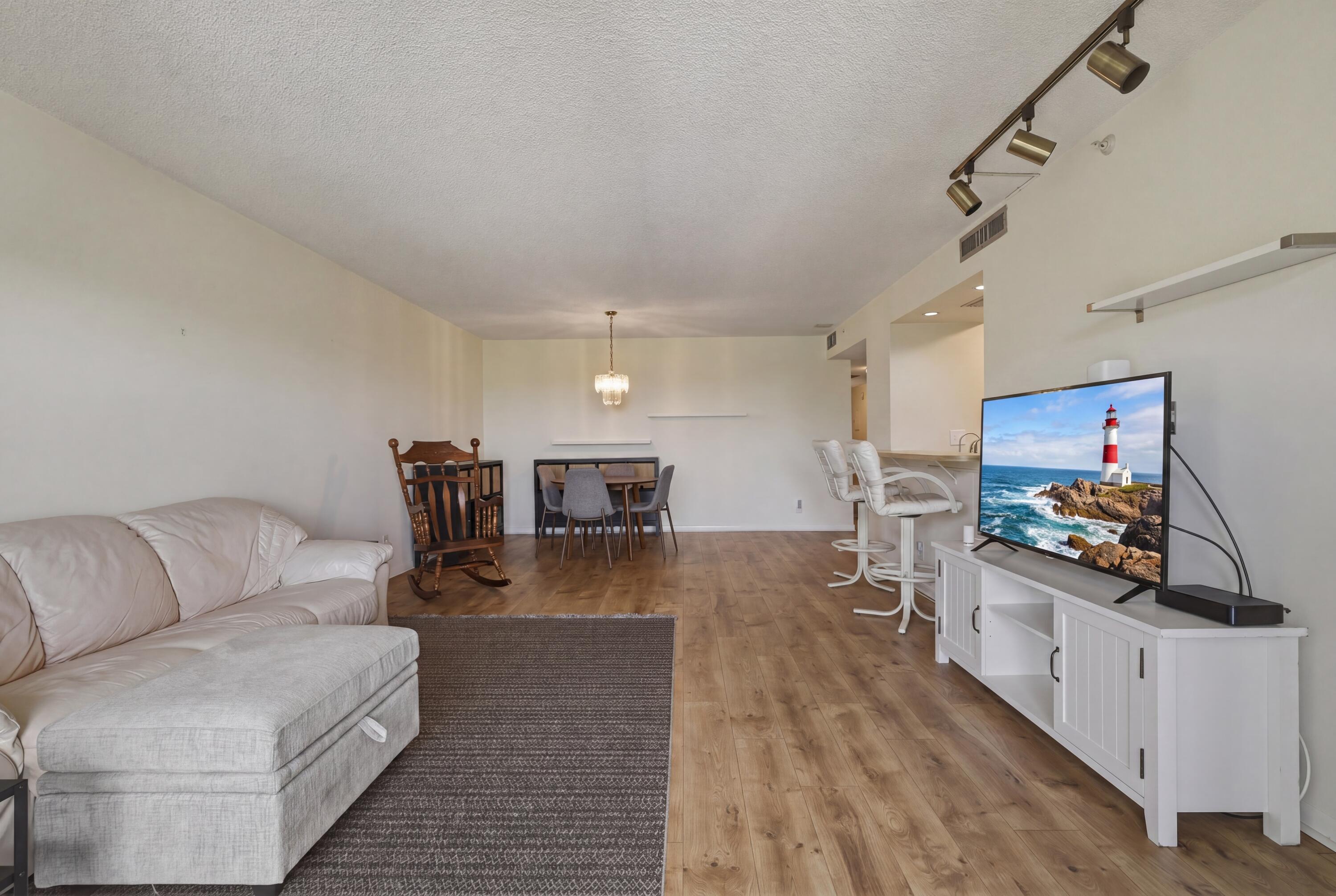 CYPRESS BEND CONDOMINIUM III - Residential