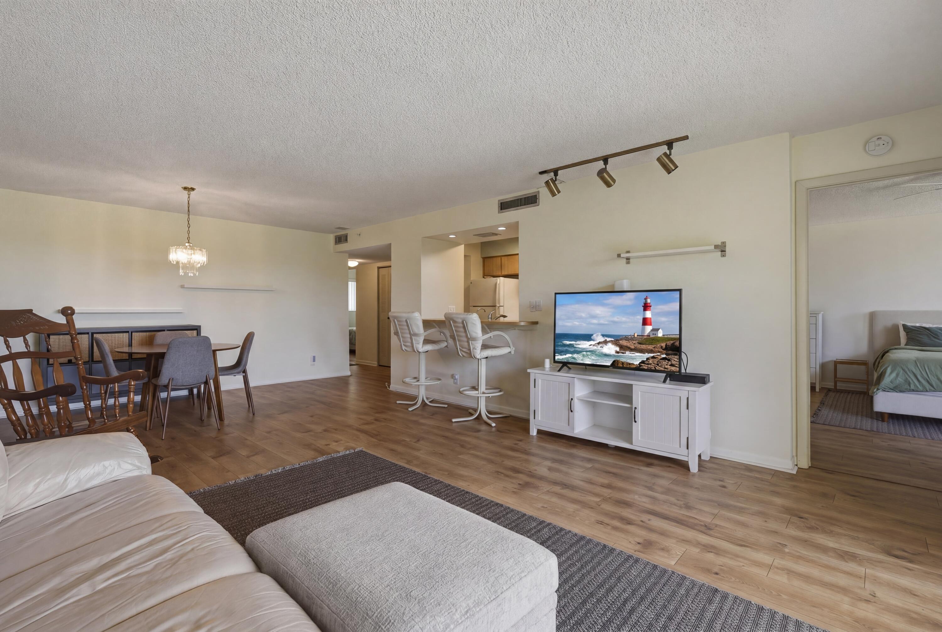 CYPRESS BEND CONDOMINIUM III - Residential