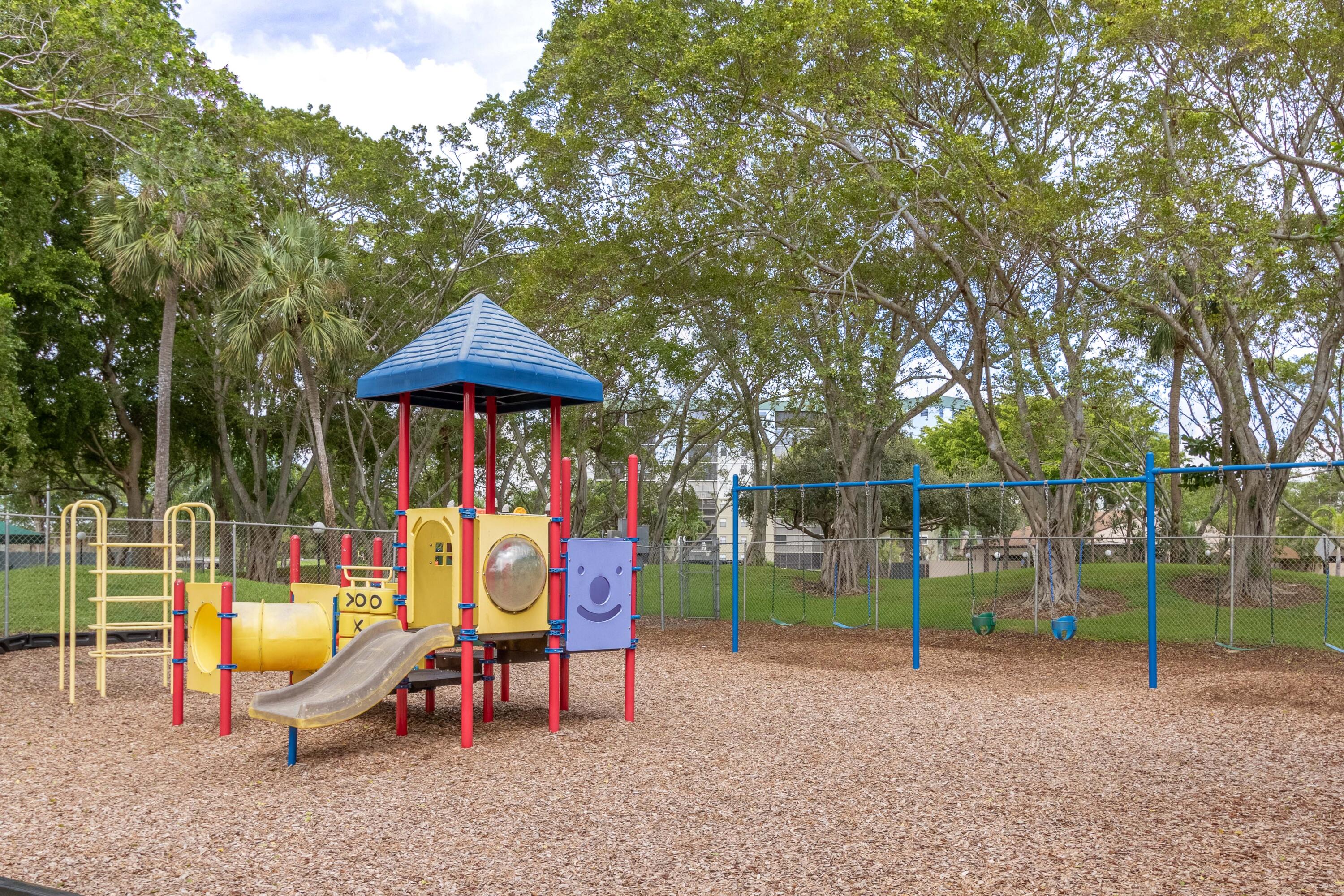 CYPRESS BEND CONDOMINIUM III - Residential