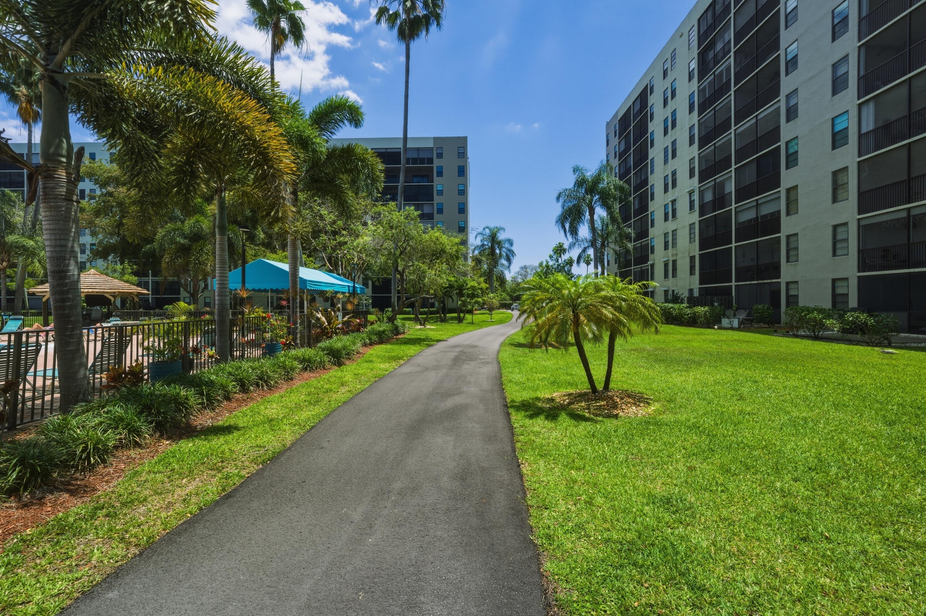 CYPRESS BEND CONDOMINIUM III - Residential