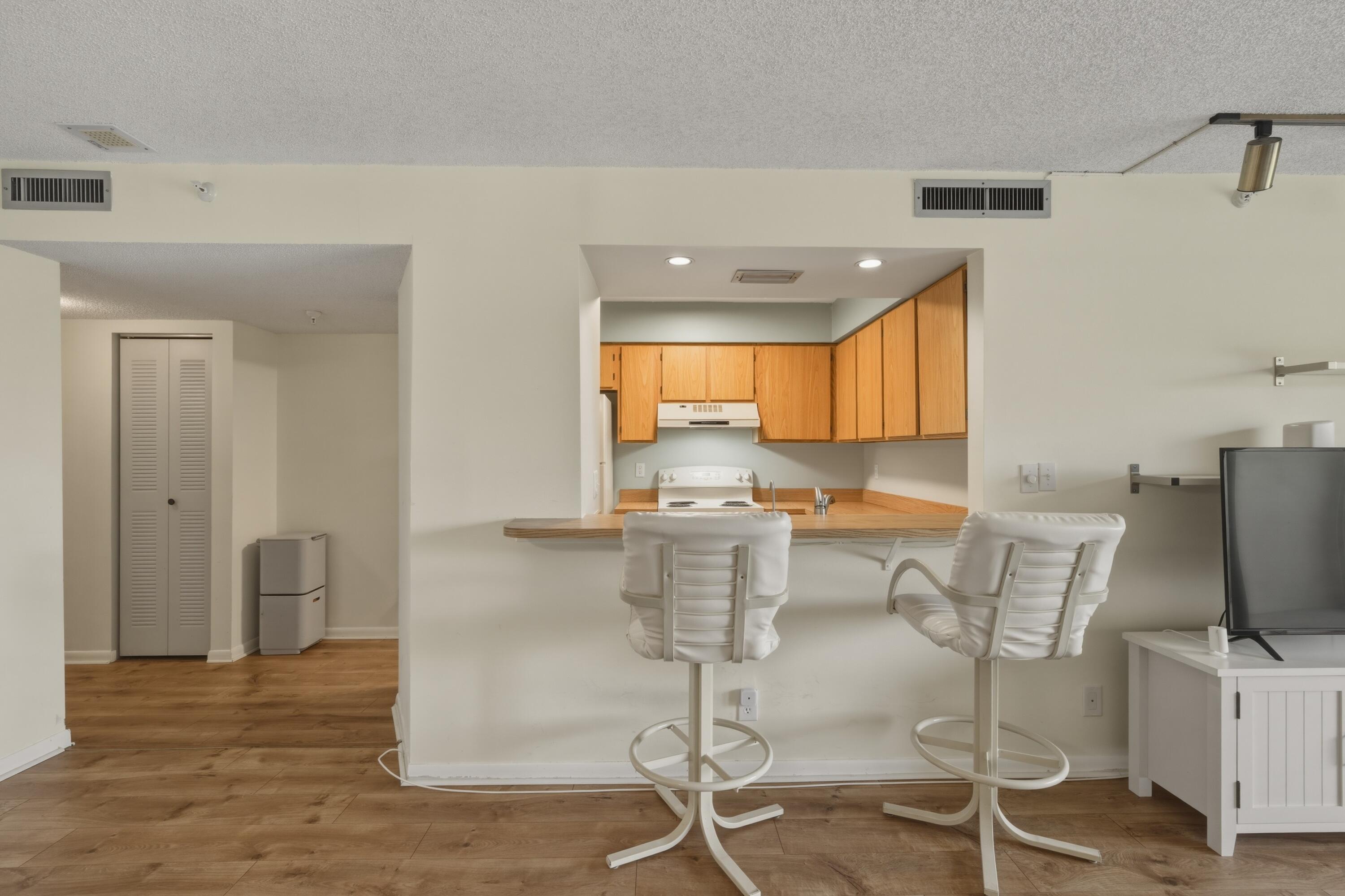 CYPRESS BEND CONDOMINIUM III - Residential