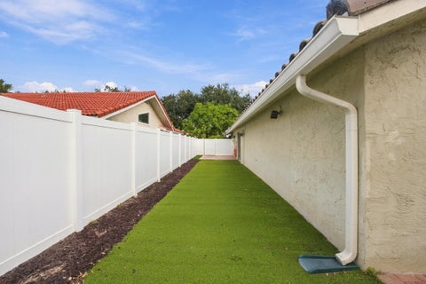 Tiny photo for 8928 Escondido Way E, Boca Raton, FL 33433 (MLS # B26088961)