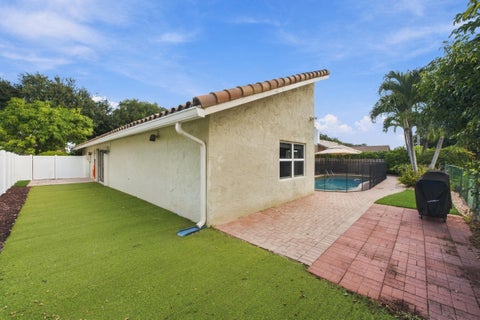 Tiny photo for 8928 Escondido Way E, Boca Raton, FL 33433 (MLS # B26088961)