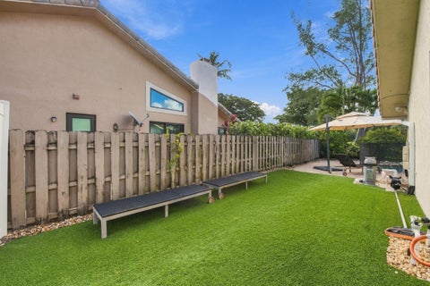 Tiny photo for 8928 Escondido Way E, Boca Raton, FL 33433 (MLS # B26088961)