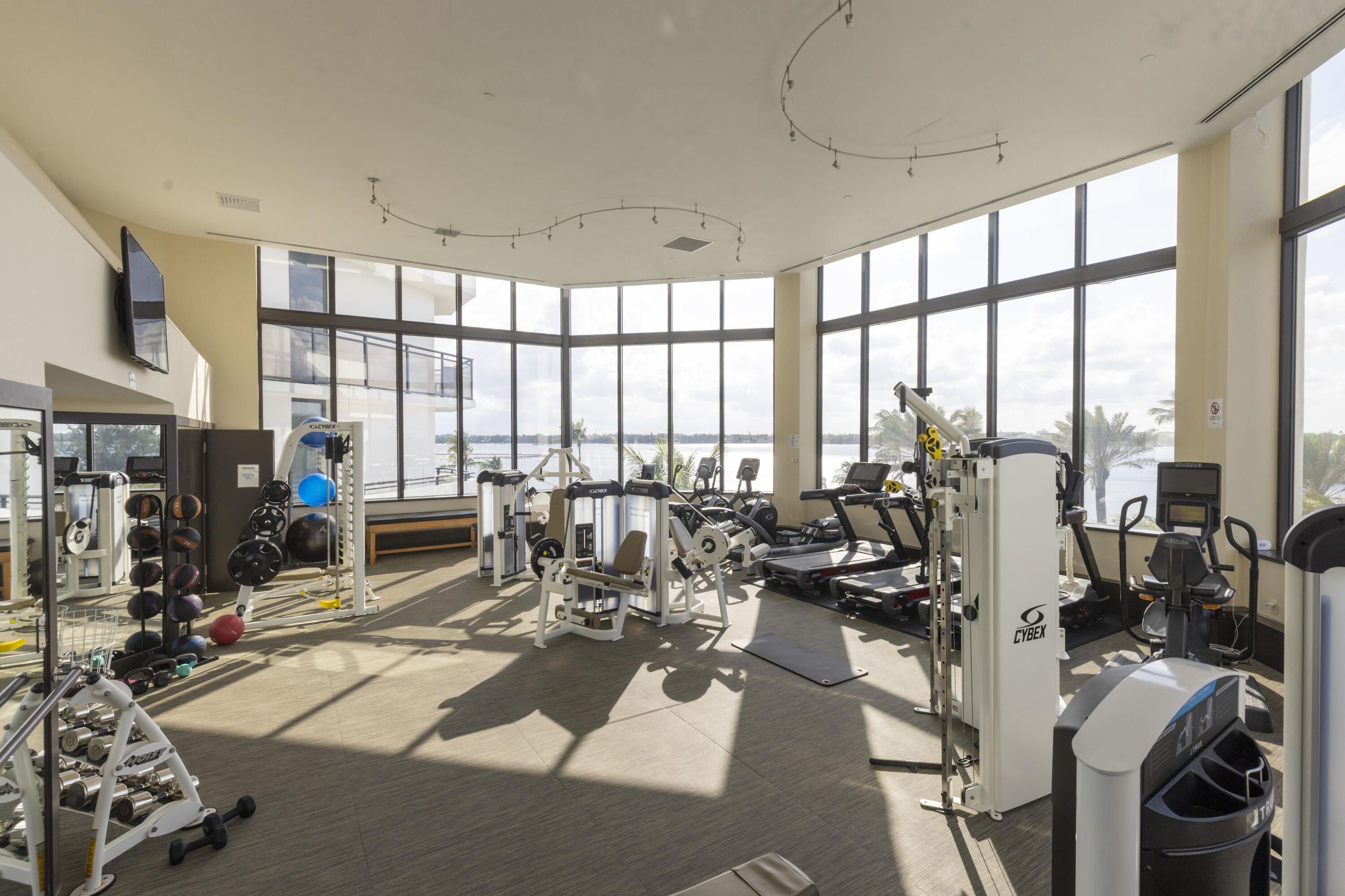 PALM BEACH HAMPTON CONDO - Residential