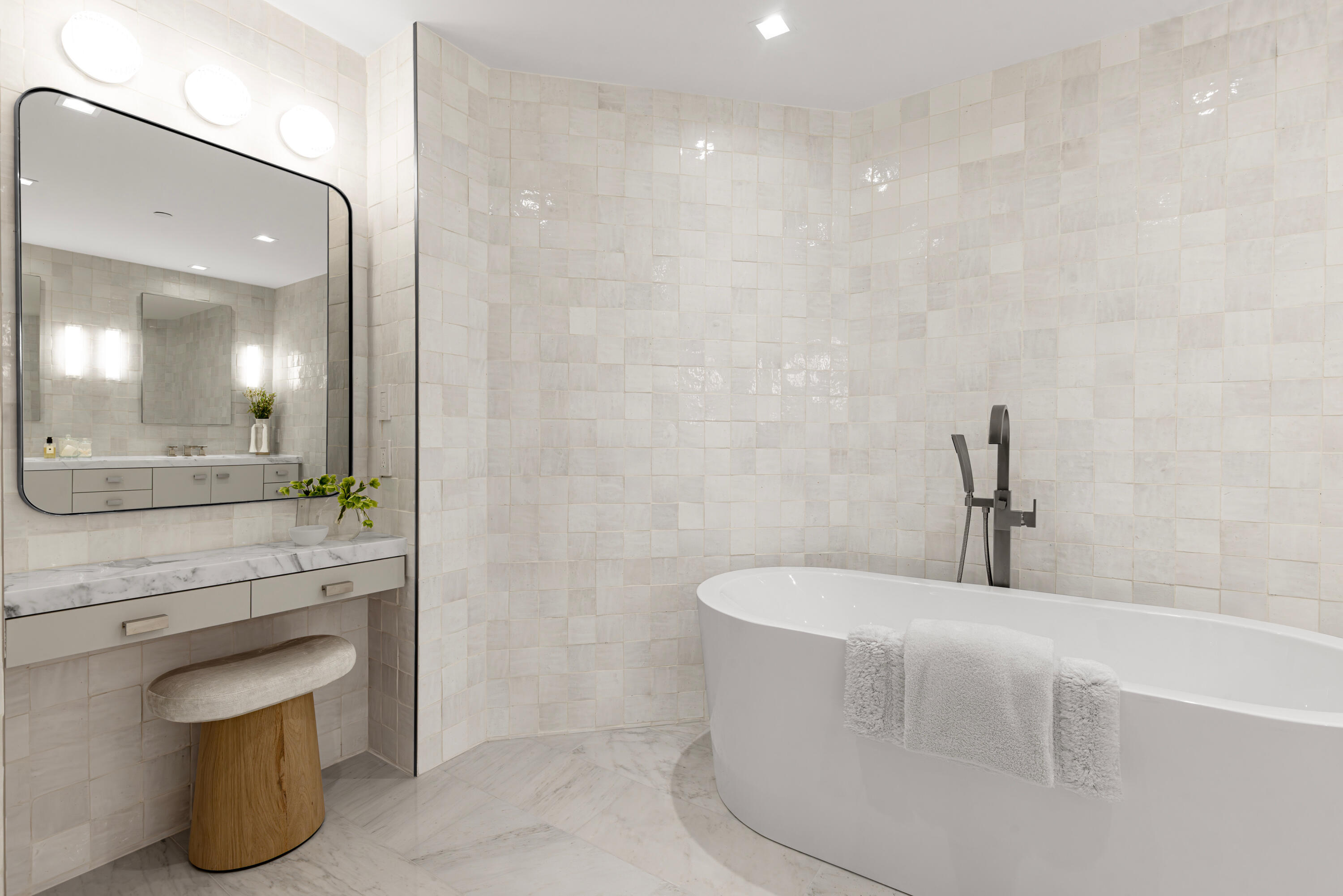 PALM BEACH HAMPTON CONDO - Residential
