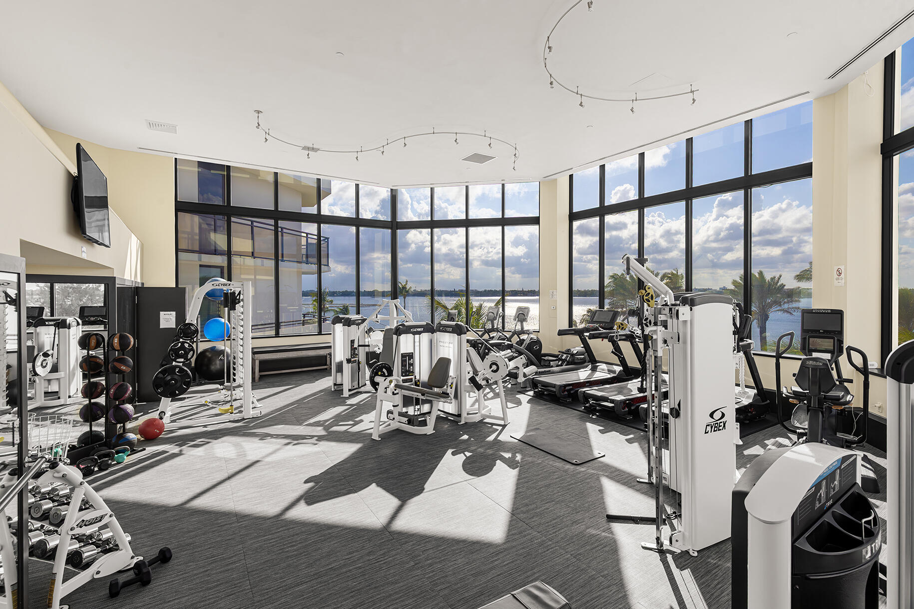 PALM BEACH HAMPTON CONDO - Residential
