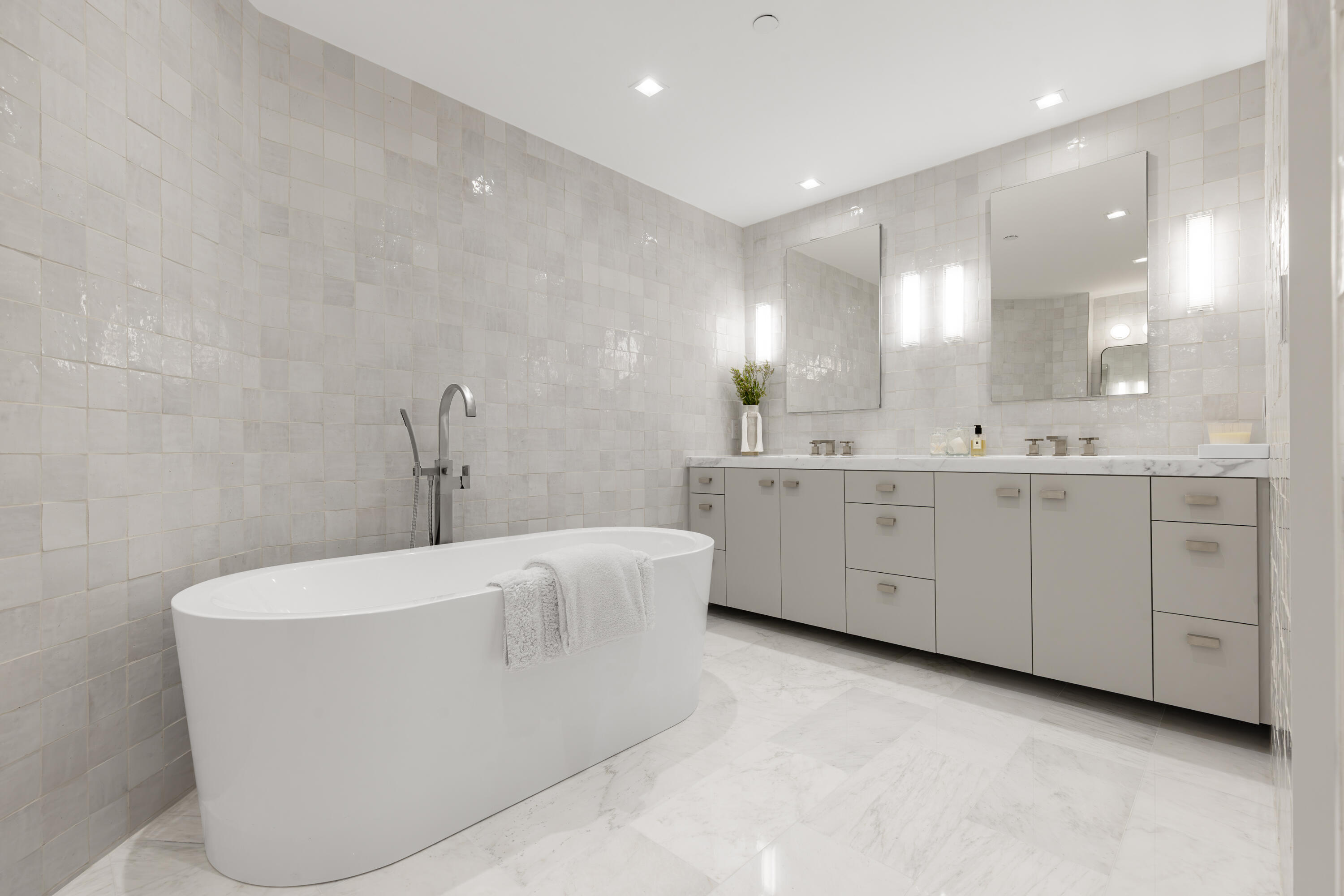 PALM BEACH HAMPTON CONDO - Residential