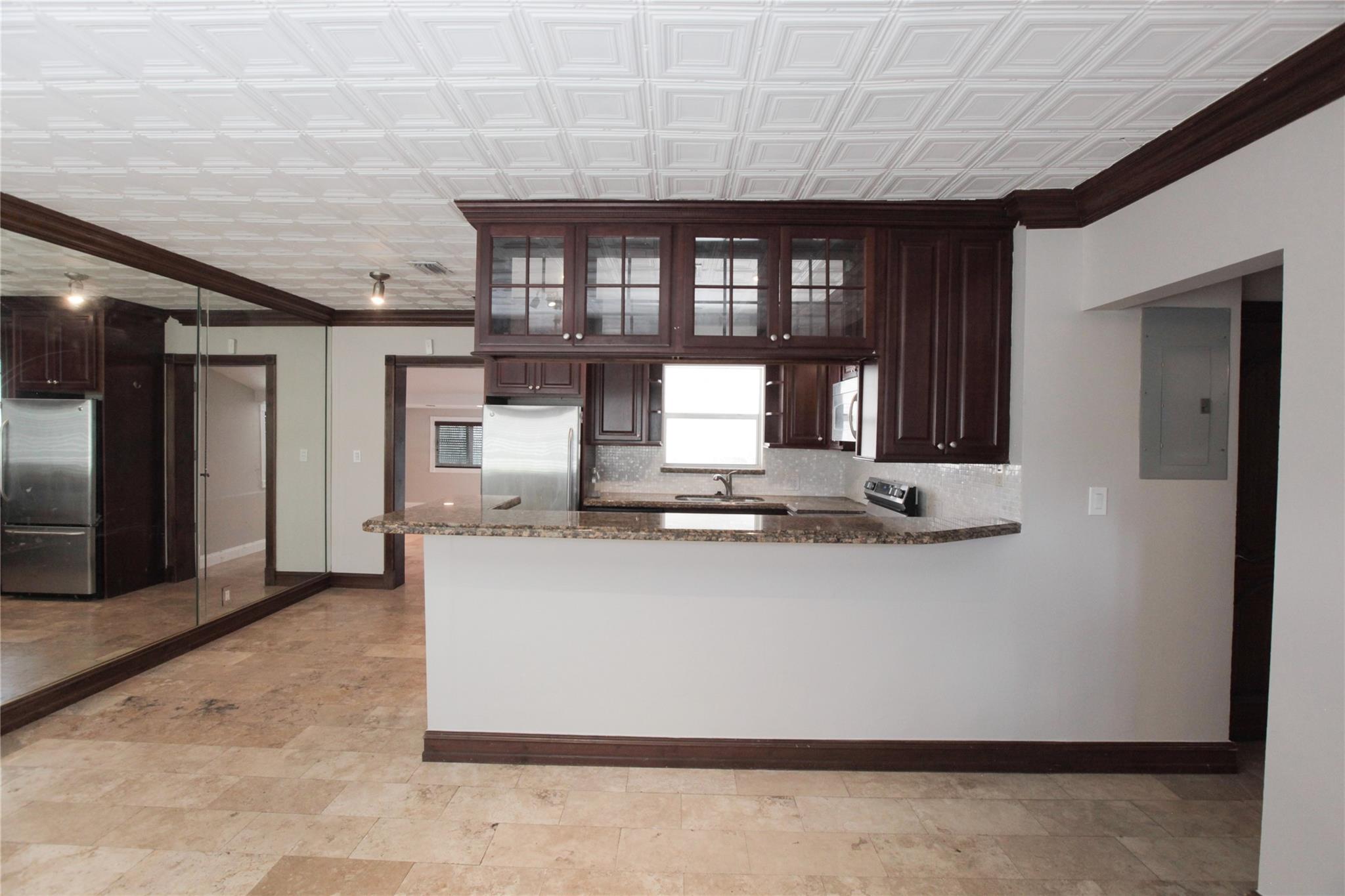 305 Gulfstream Dr