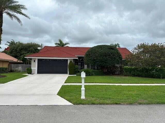 Seasonal Rental - Florida living at its best with this pristine 4 BR 2.5 BA pool home located in one of the most sought after communities in Wellington close to all Equestrian events/show grounds/venues! Step into the foyer and immediately feel at home. Fully equipped and furnished beautifully and so welcoming! The kitchen is the center of the home with a separate breakfast area and overlooking a large comfortable family room to relax. The formal living space offers added enjoyment with a pool table/game room and is located right next to the dining room. Eat, drink, relax and have some fun! The bedrooms are a 3/1 split bedroom floor plan with the primary bedroom offering a king size bed, new furniture and a large walk-in closet. The private bath has a spa tub, separate...