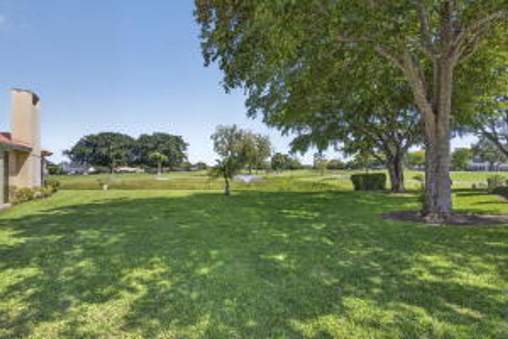 Photo of 259 Old Meadow Way, Palm Beach Gardens, FL 33418 (MLS # B26020596)