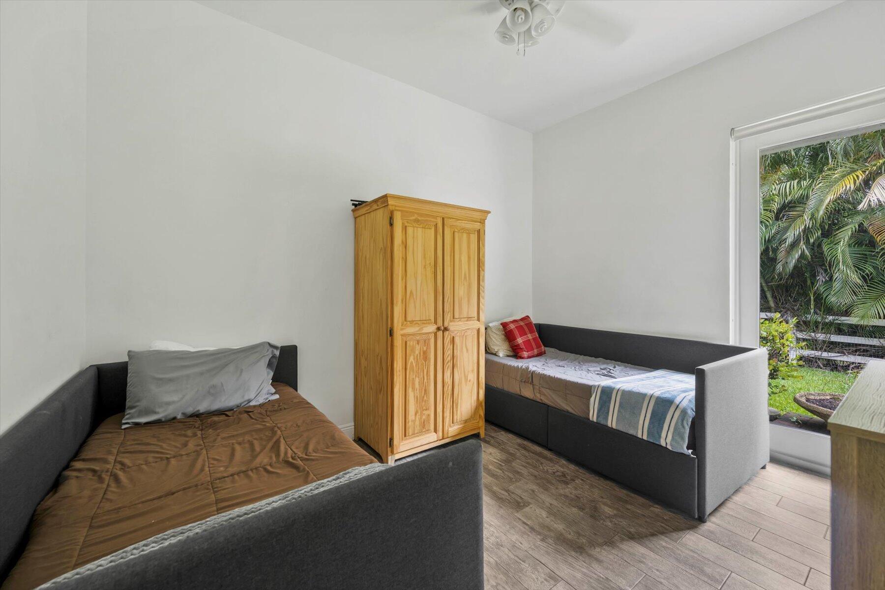 SADDLE TRAIL PARK OF WELL - Residential