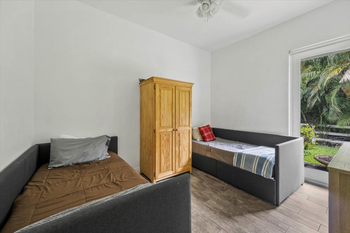 SADDLE TRAIL PARK OF WELLINGTON - Residential