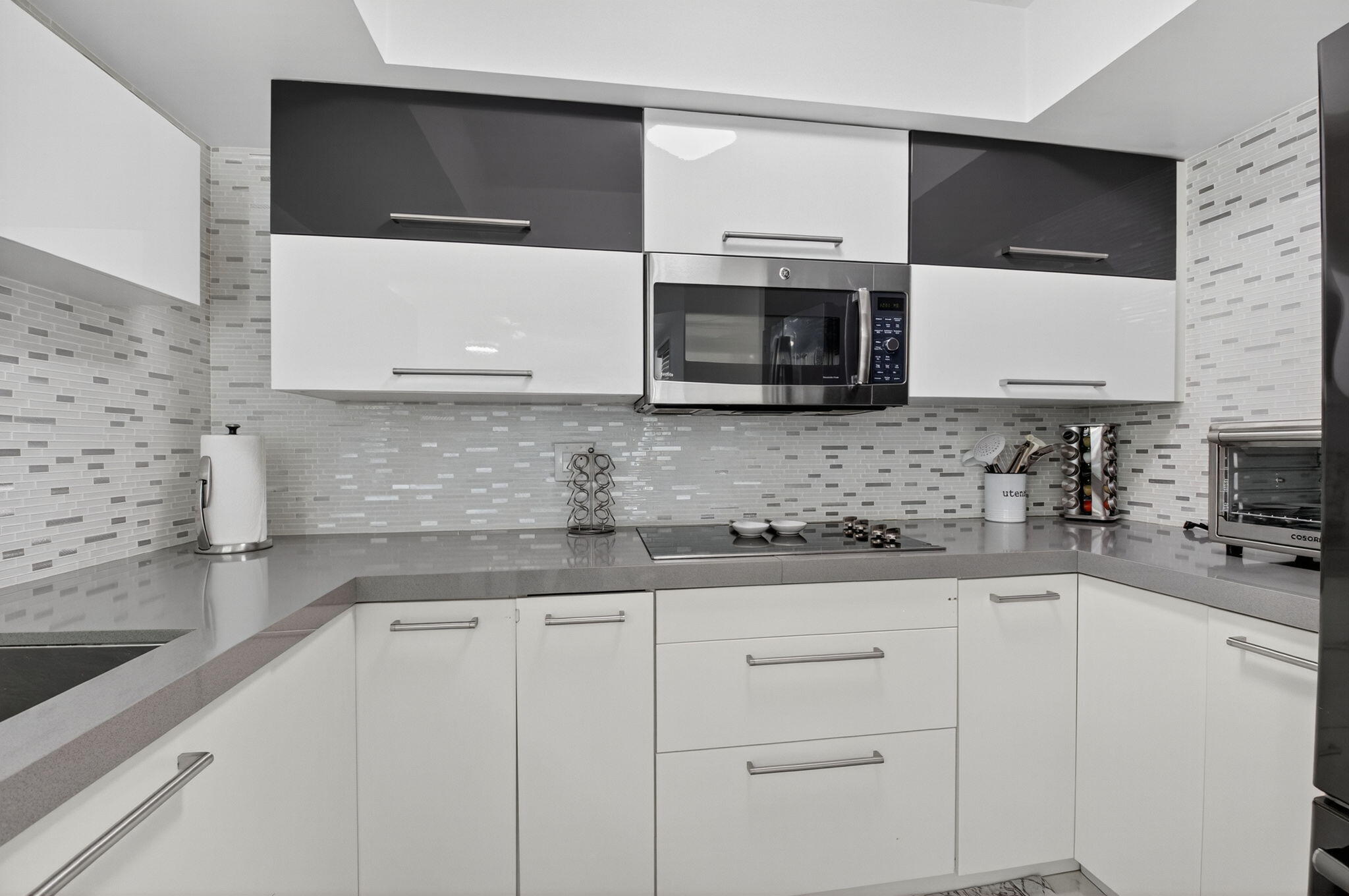LE VILLAGE DE PROVENCE 2 - Residential Lease