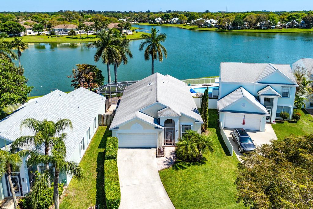 Photo of 29 Swallow Drive, Boynton Beach, FL 33436 (MLS # B26007517)