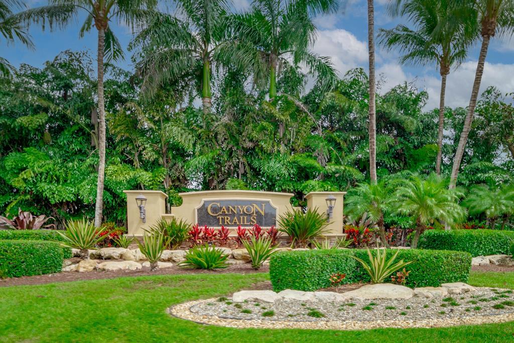 CANYON TRAILS - Residential