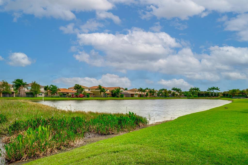 CANYON TRAILS - Residential