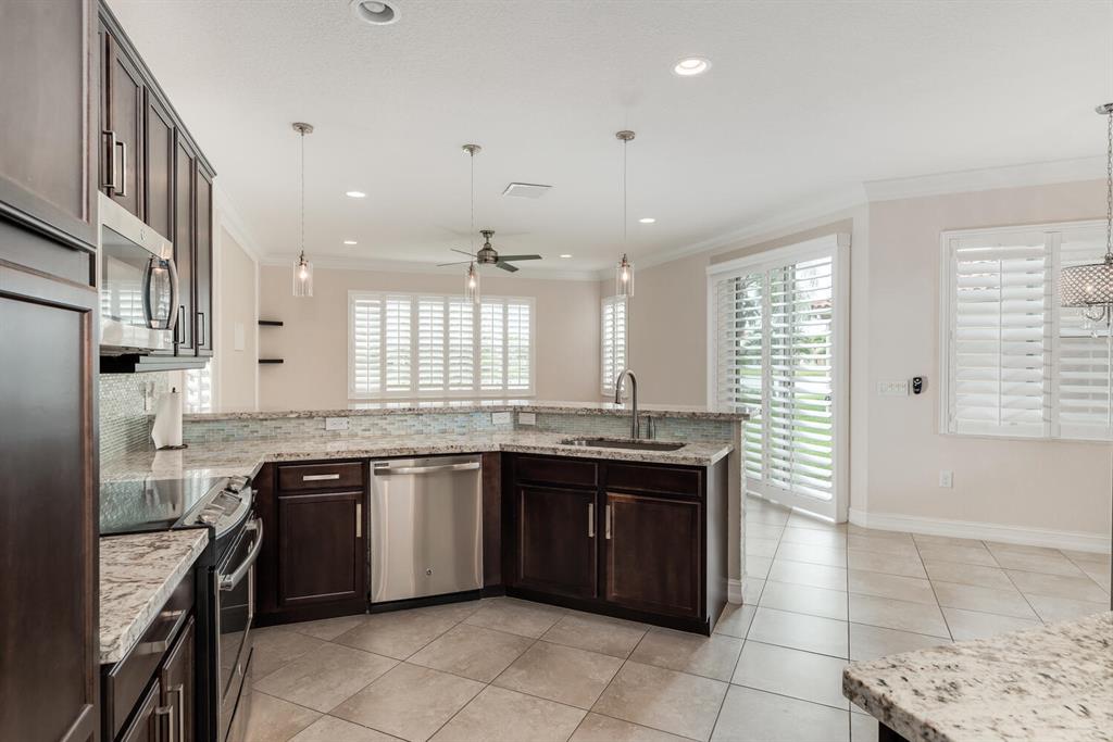 CANYON TRAILS - Residential