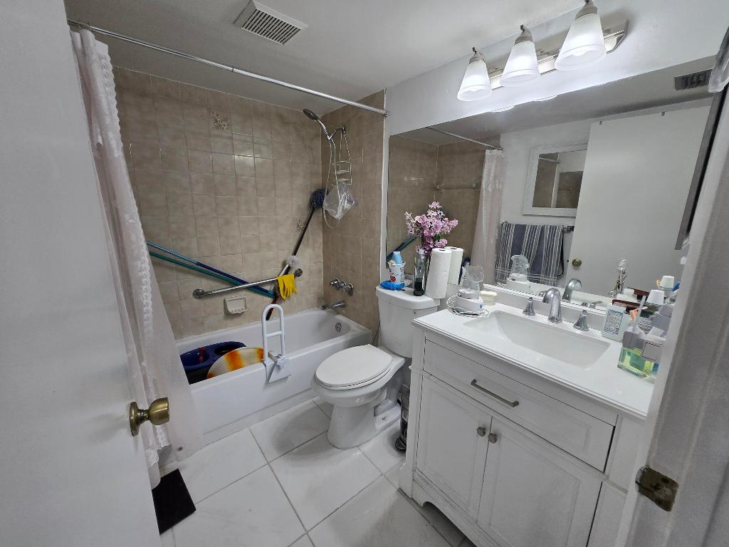 PINE RIDGE NORTH VILLAGE IV CONDO - Residential