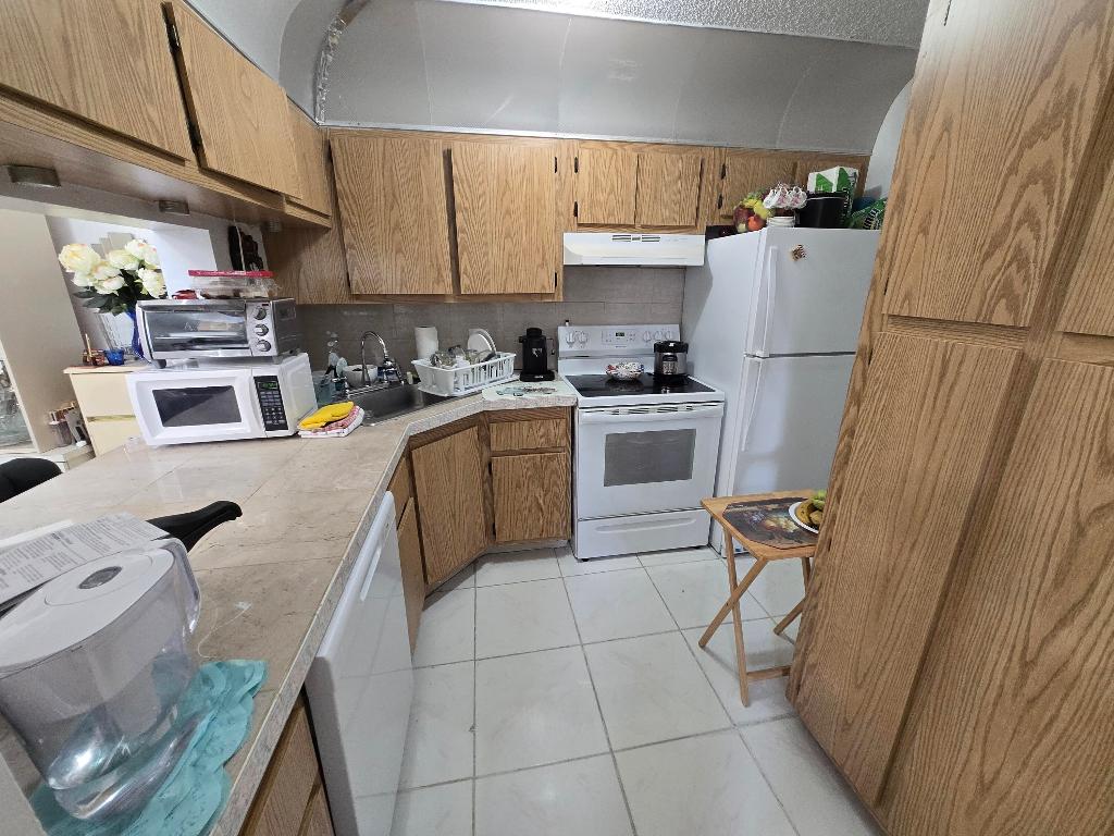 PINE RIDGE NORTH VILLAGE IV CONDO - Residential