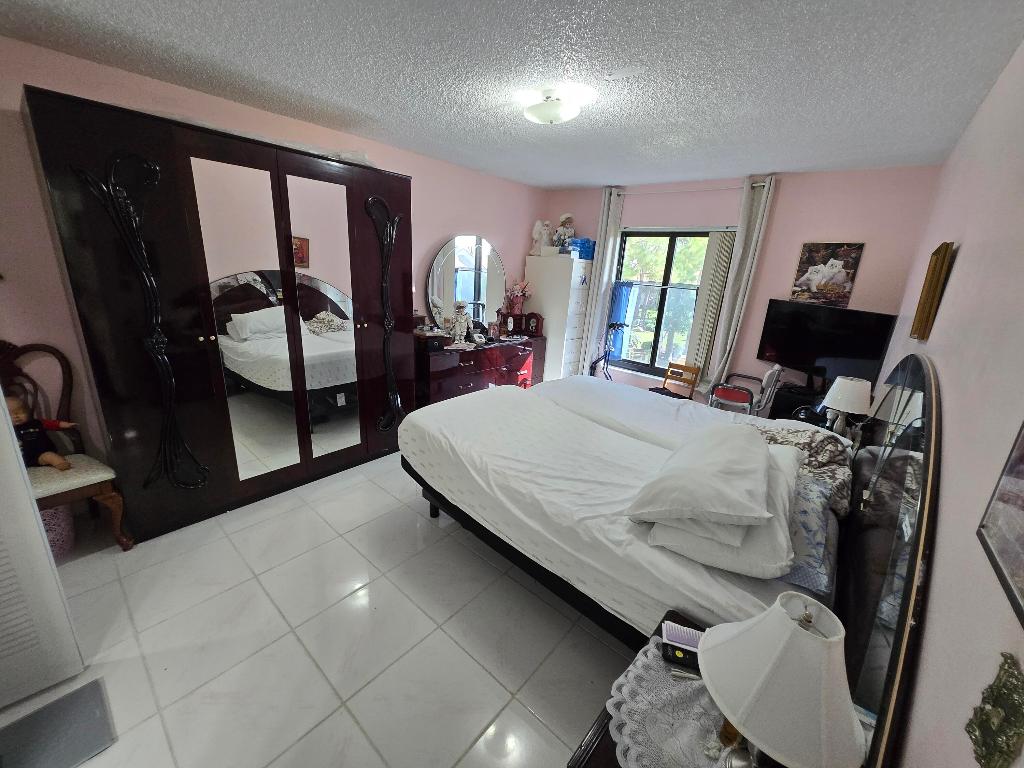 PINE RIDGE NORTH VILLAGE IV CONDO - Residential