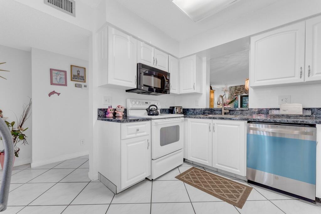 7301 Amberly Lane 101