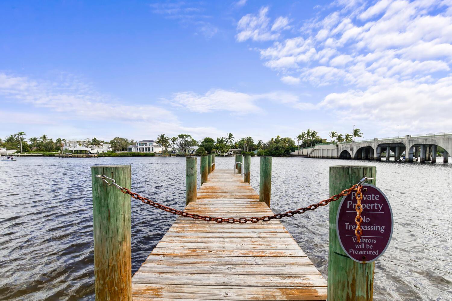 CARRIAGE HOUSE CONDO - Residential