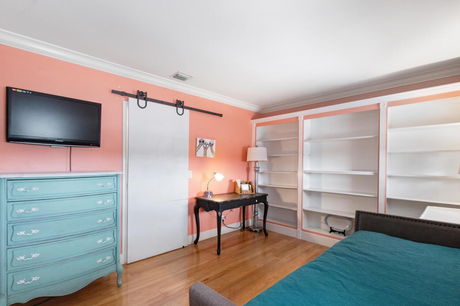 CARRIAGE HOUSE CONDO - Residential