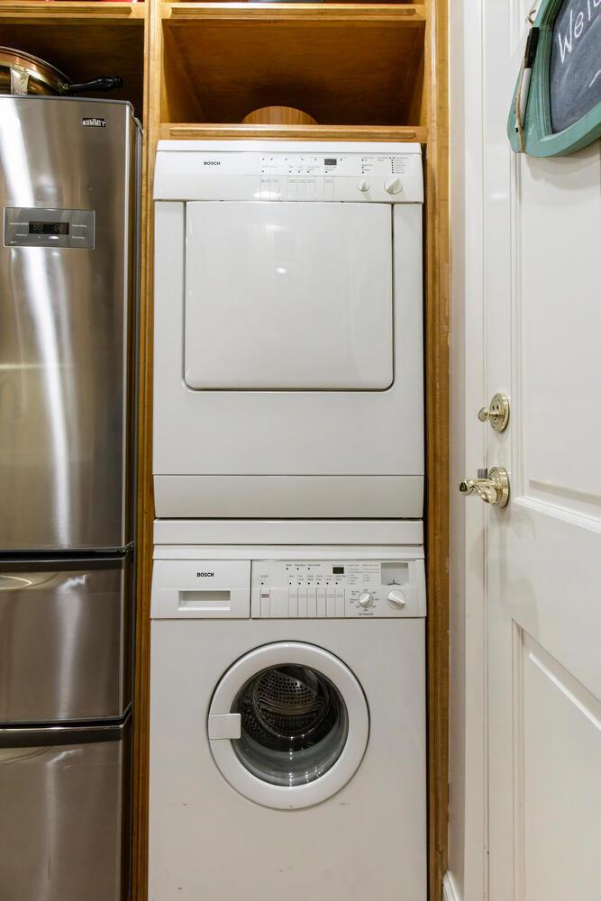 CARRIAGE HOUSE CONDO - Residential