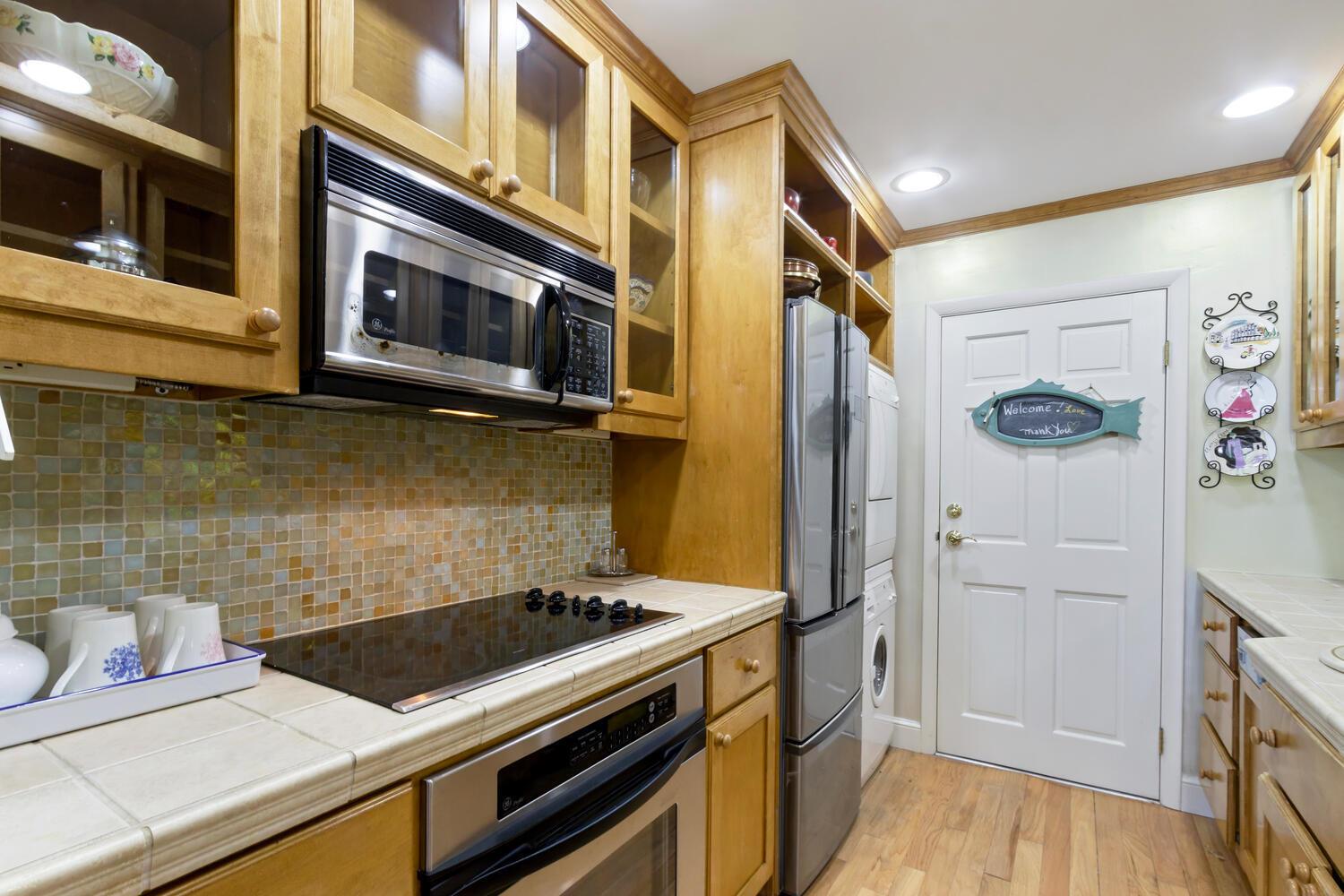 CARRIAGE HOUSE CONDO - Residential