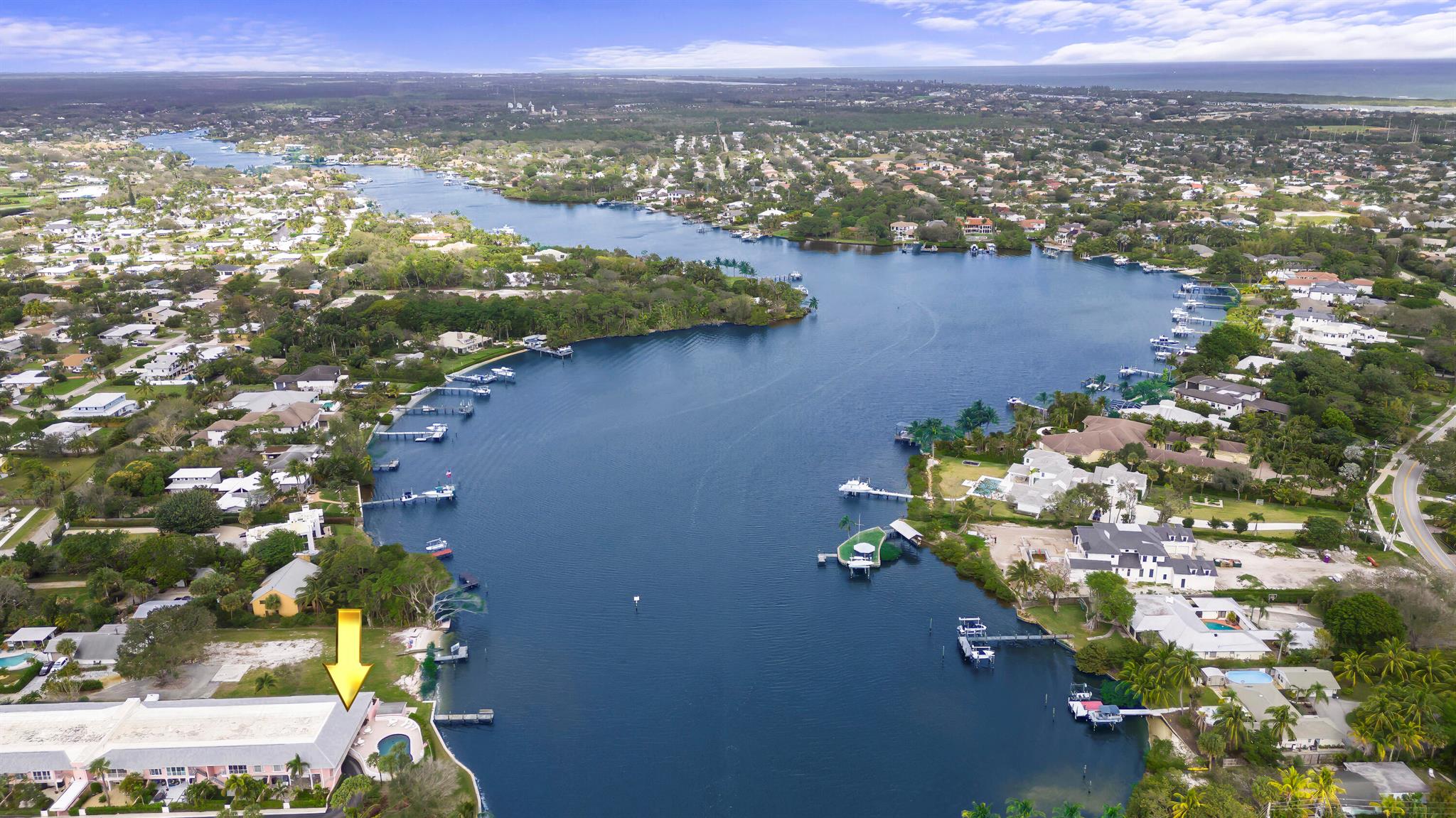 CARRIAGE HOUSE CONDO - Residential