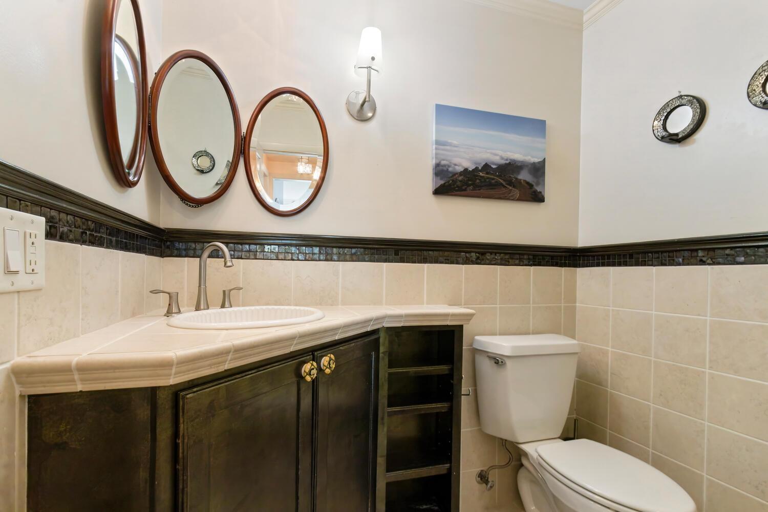 CARRIAGE HOUSE CONDO - Residential