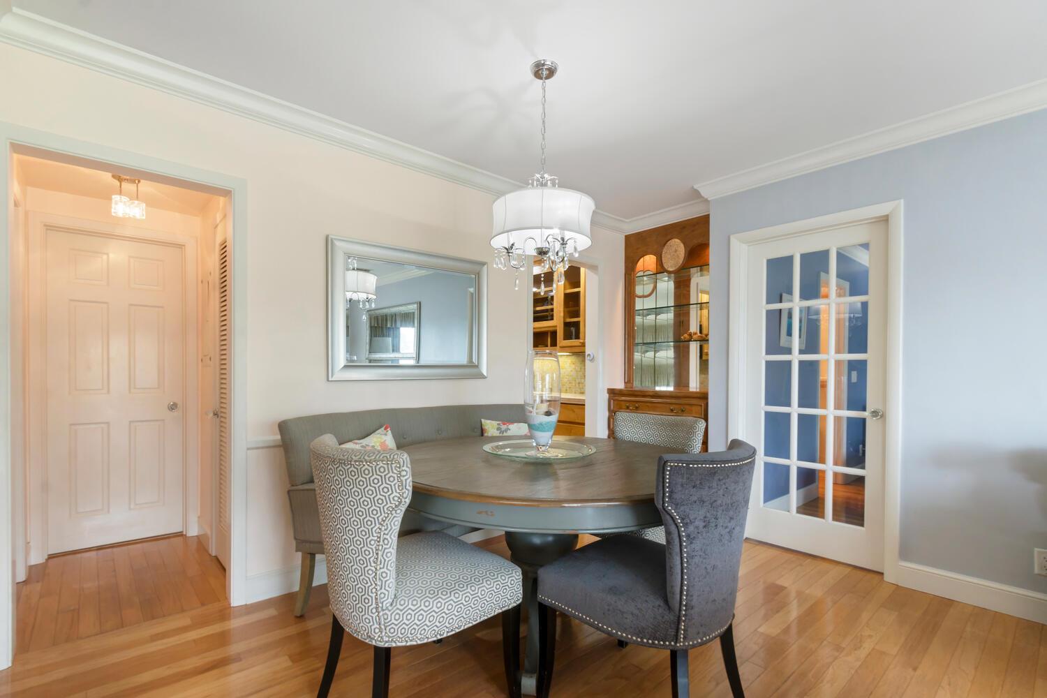 CARRIAGE HOUSE CONDO - Residential