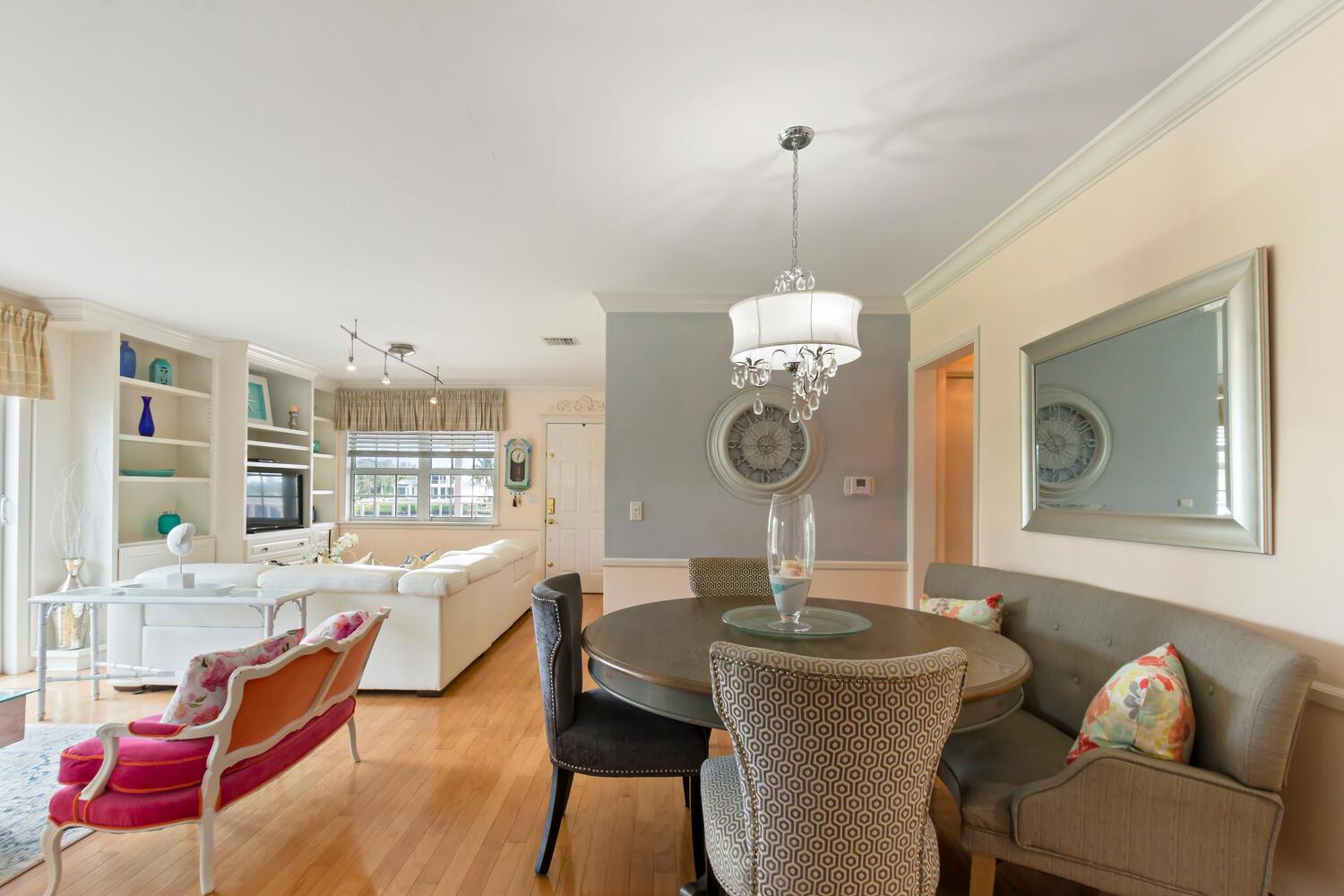 CARRIAGE HOUSE CONDO - Residential