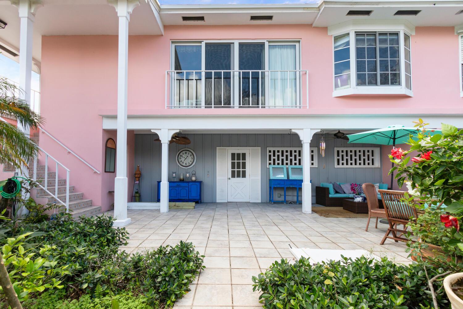 CARRIAGE HOUSE CONDO - Residential