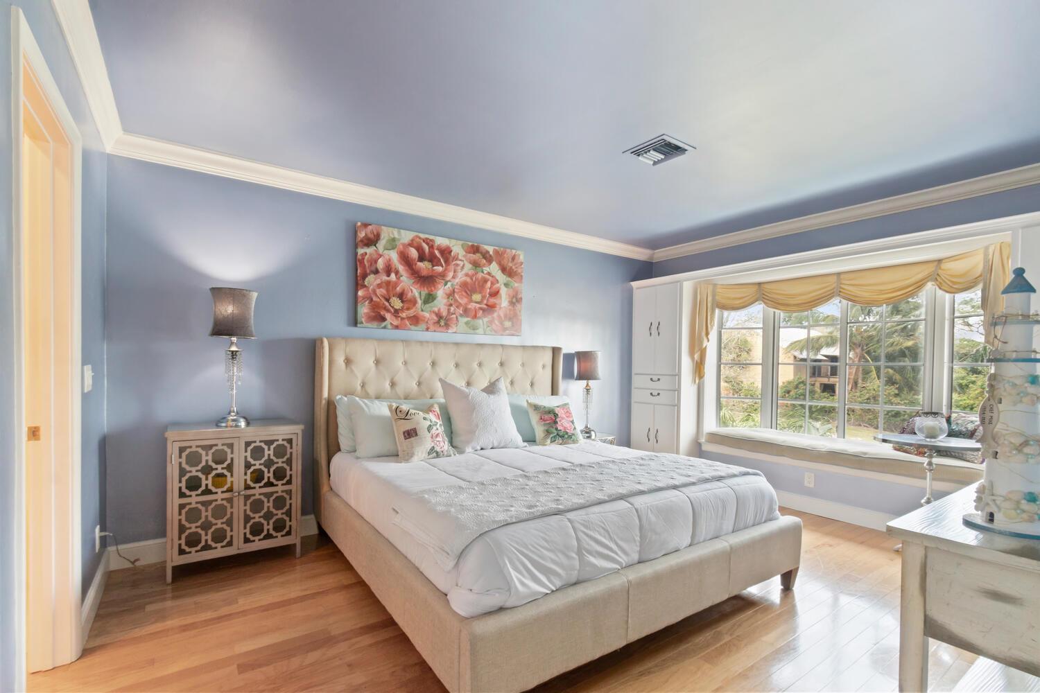 CARRIAGE HOUSE CONDO - Residential