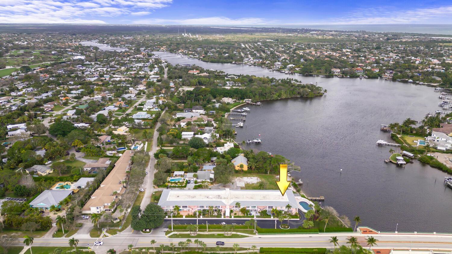 CARRIAGE HOUSE CONDO - Residential